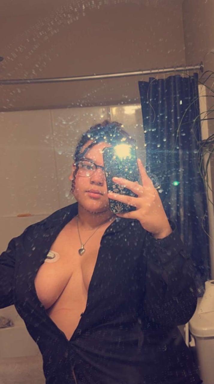 Lyli profile picture