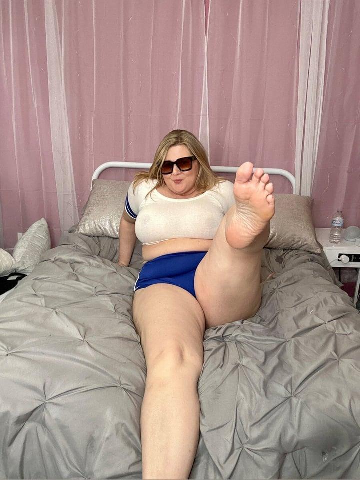 Newnaughtyneighbor profile picture