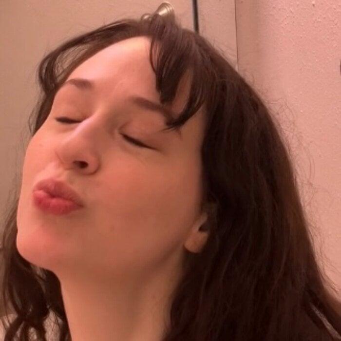 Officiallyfreerangeamber profile picture