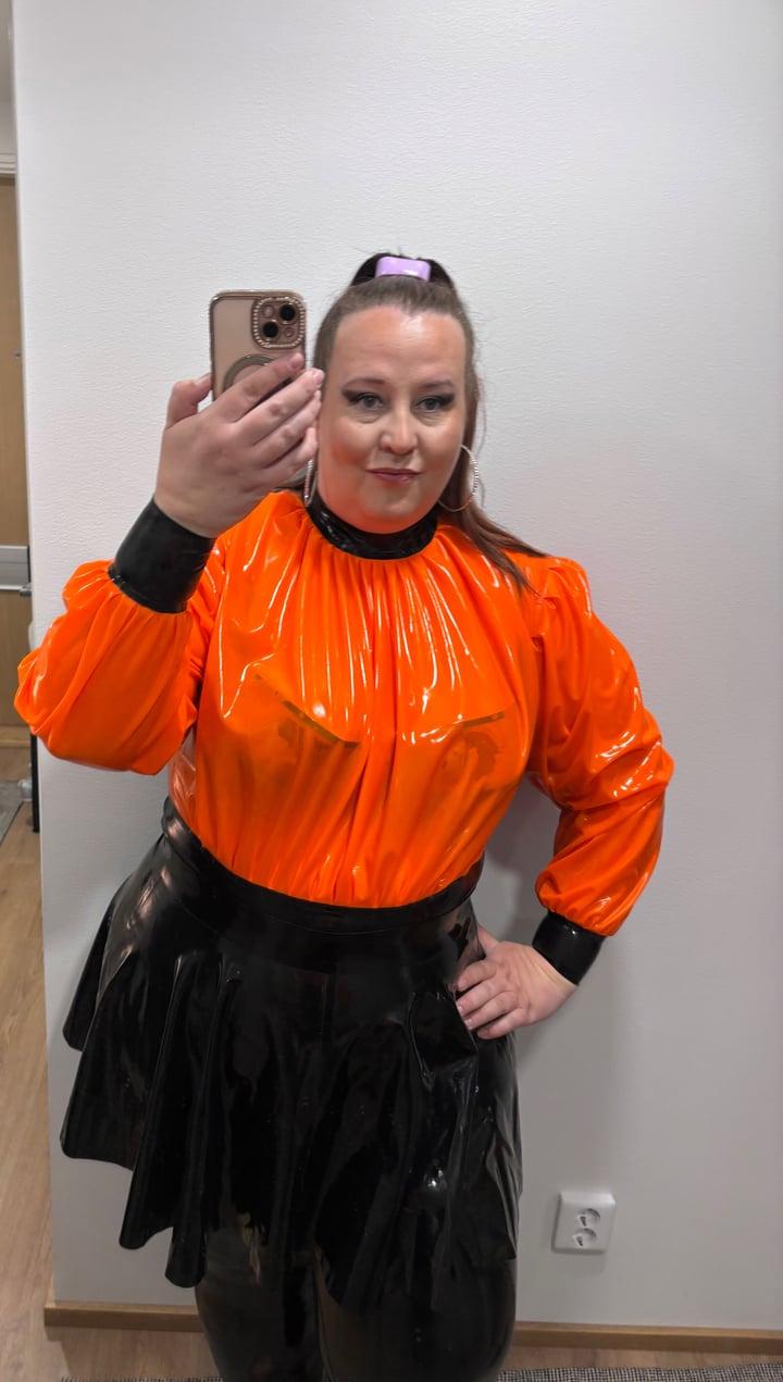 Latexlovercouple profile picture