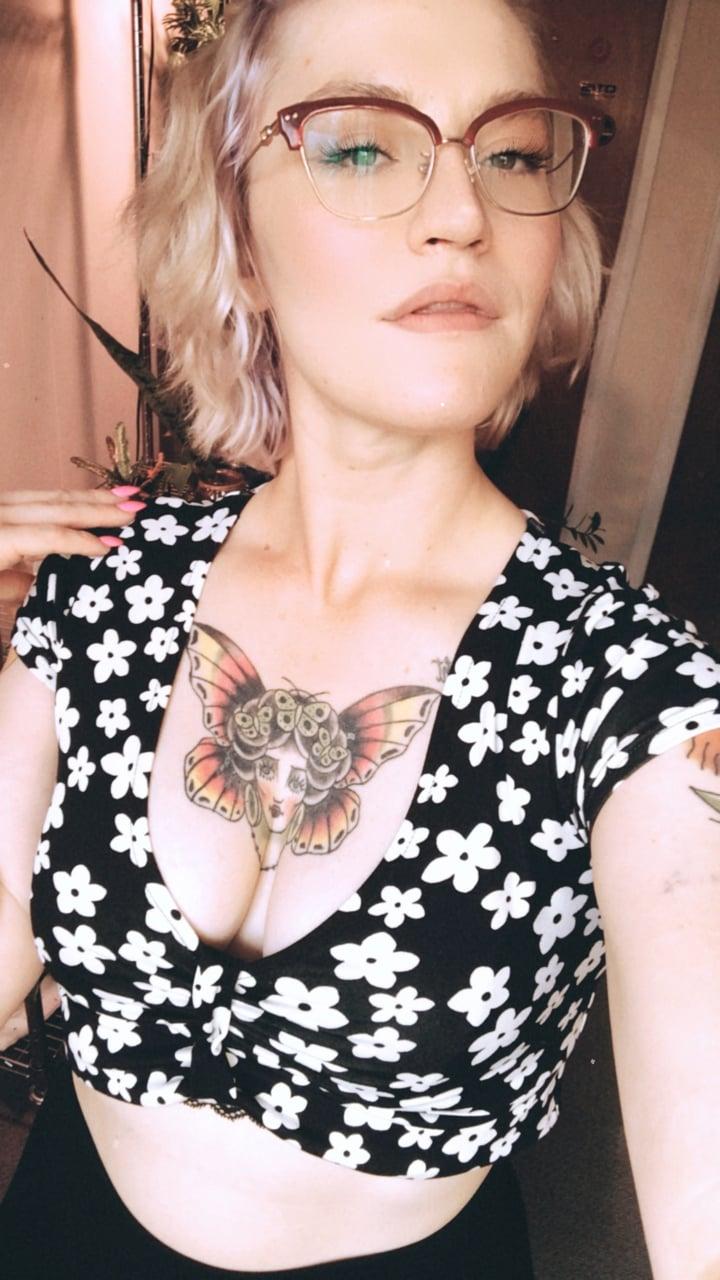 Peachypawgrae profile picture