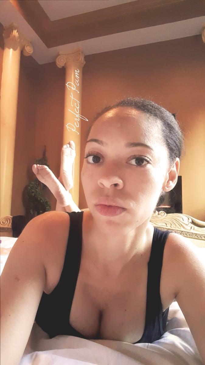 Perfect Pam - Free profile picture