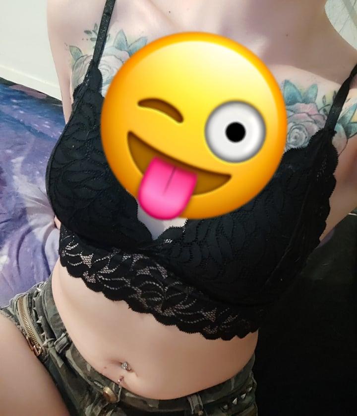 Petiteskie profile picture