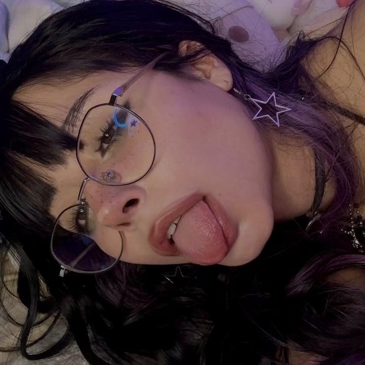 Petitleaxx profile picture