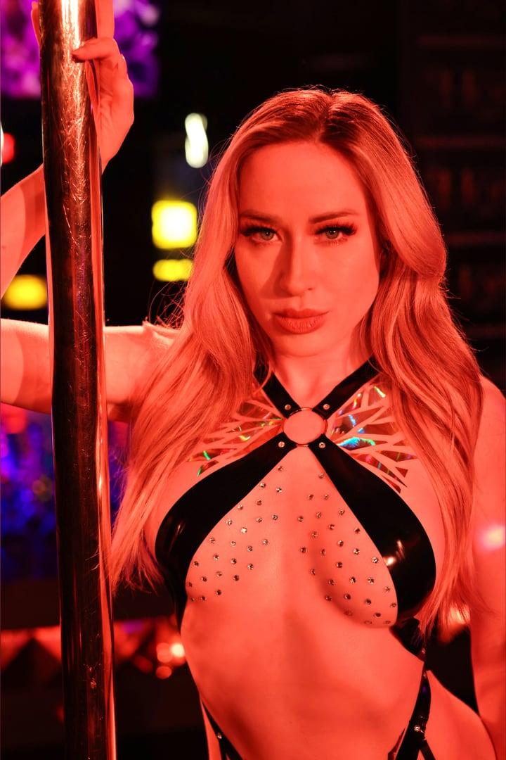 Alaina Taylor 🍎 profile picture