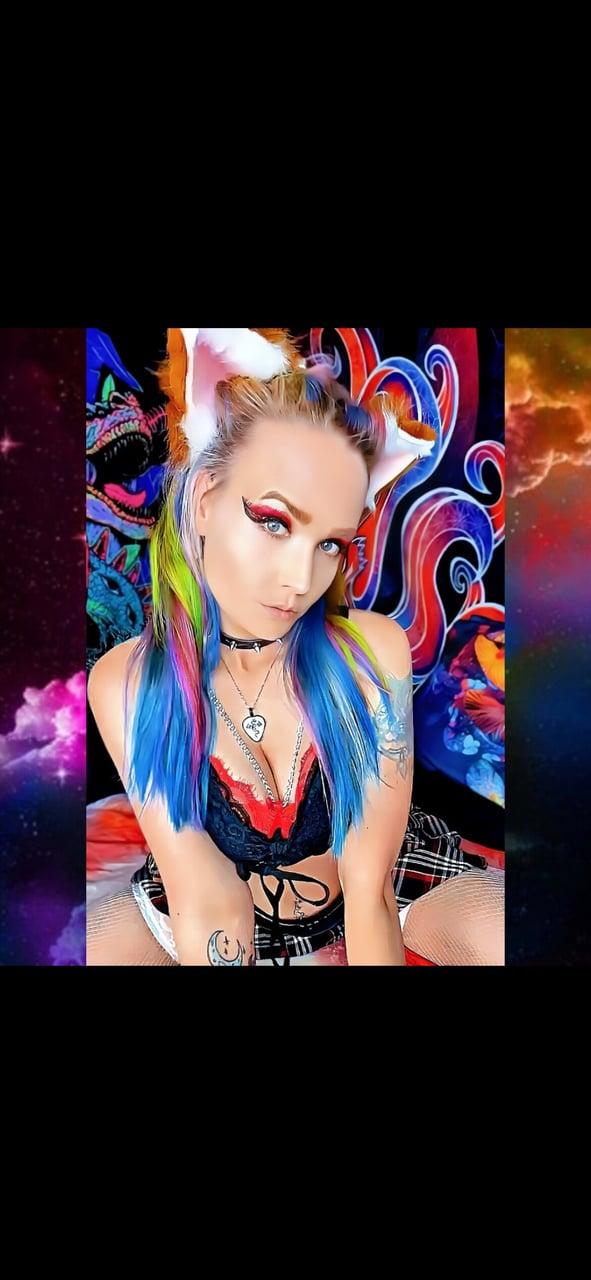 Rainbowkitsune profile picture