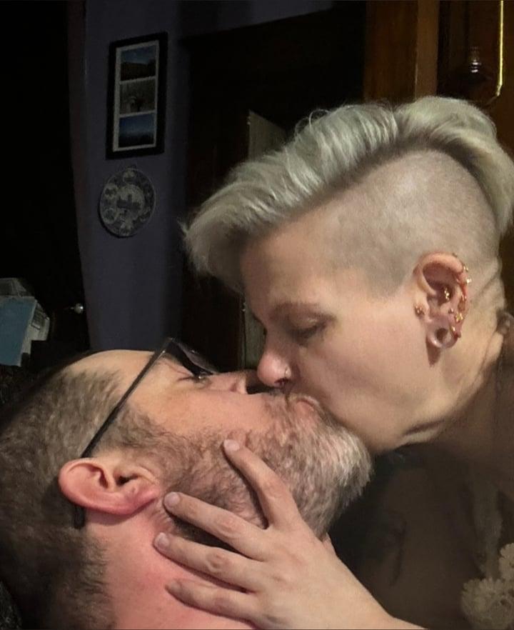 RedLips479 profile picture