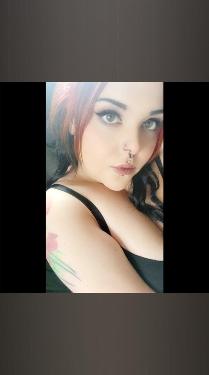 Redrosevixen profile picture