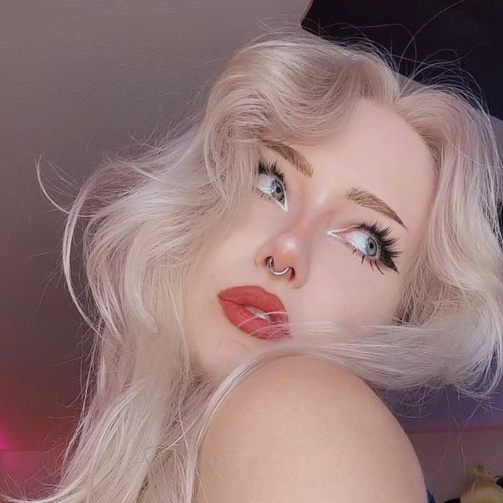 Rose profile picture