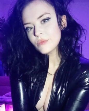 Rhona profile picture