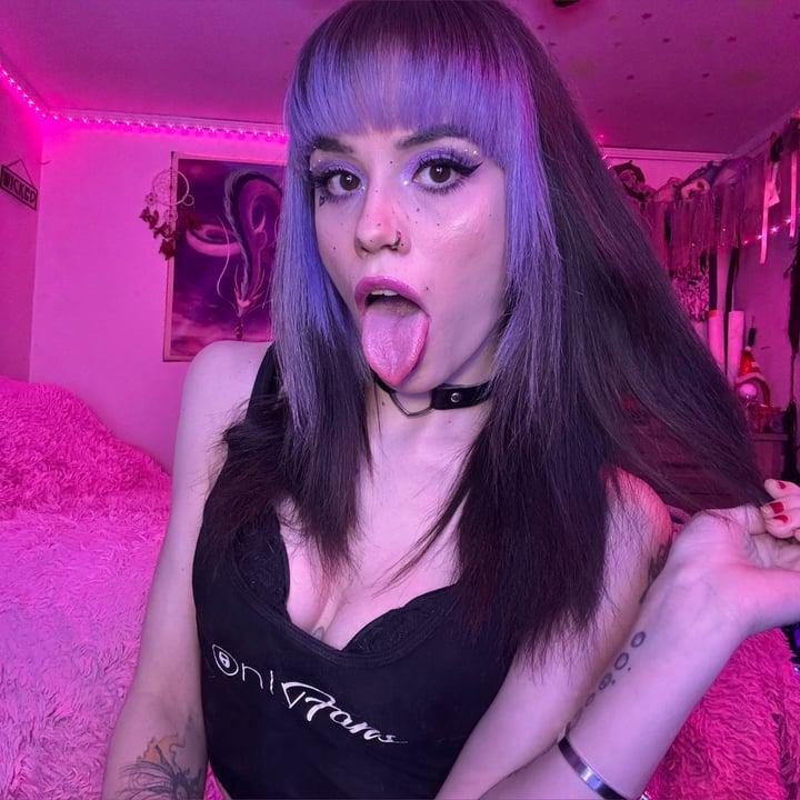 cait, ur fave sIut 💜 profile picture