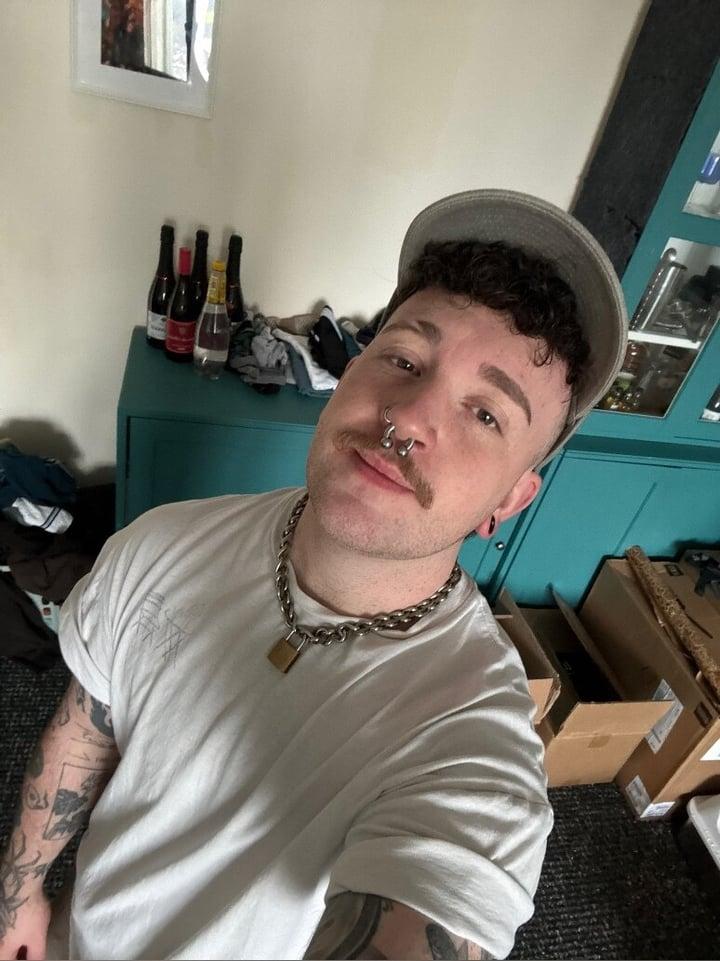 Smallnkinky profile picture