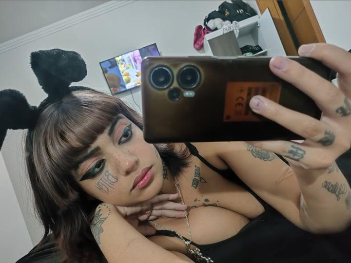 Naomi profile picture