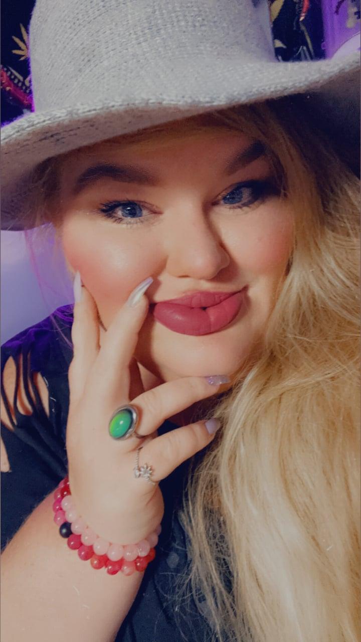 Symphony Glam ^.^ profile picture