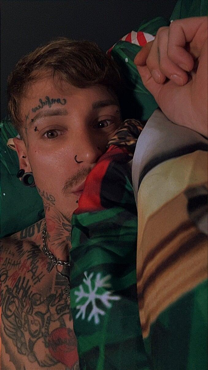 Tattooedpierced profile picture