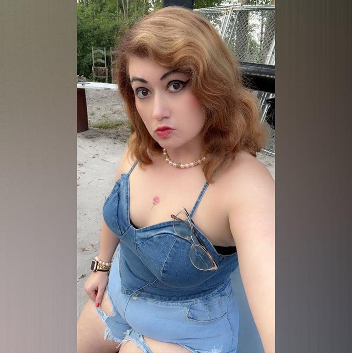 Tinathepawg profile picture