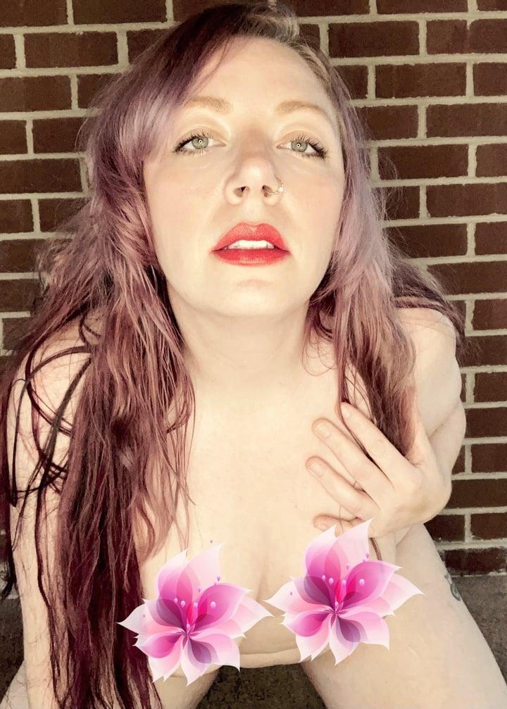 Tootsierollingstonefree profile picture