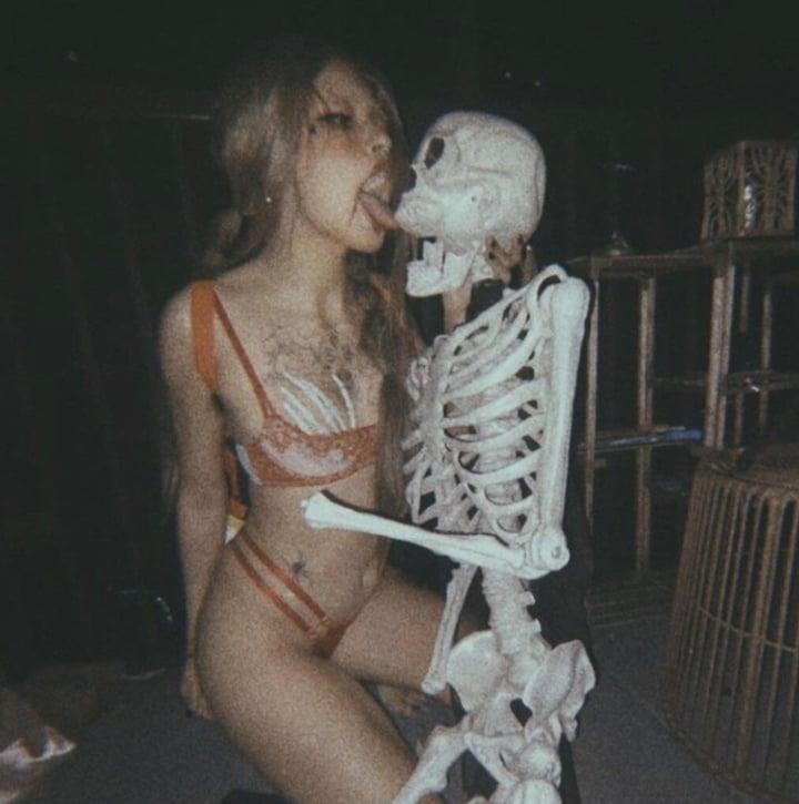 Urmommyissues profile picture