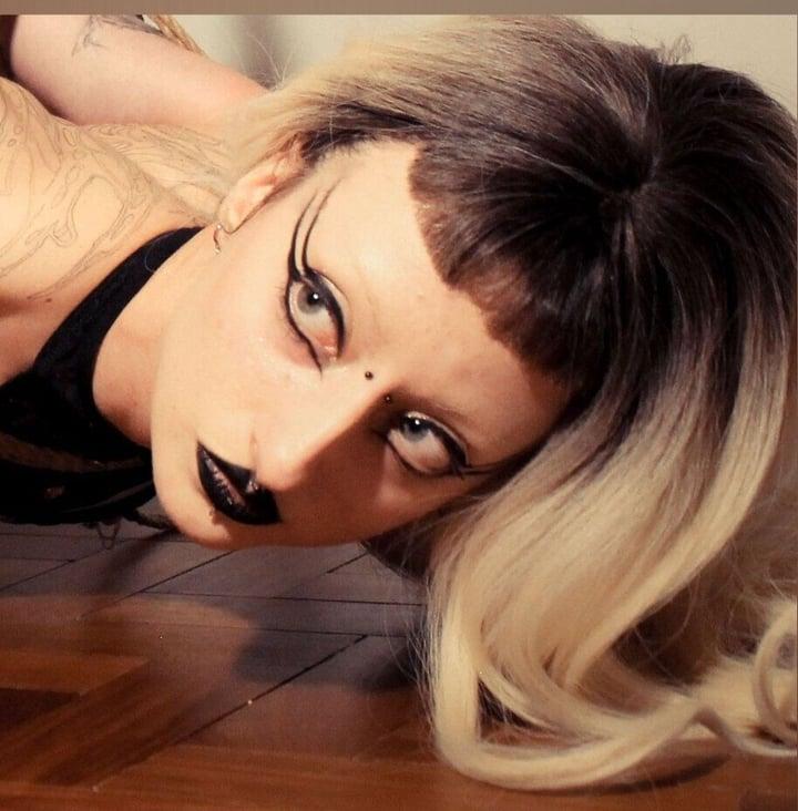 Elysa Vallen profile picture