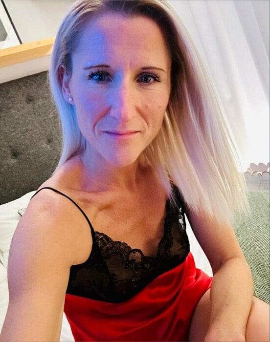 Viv93ofxx profile picture