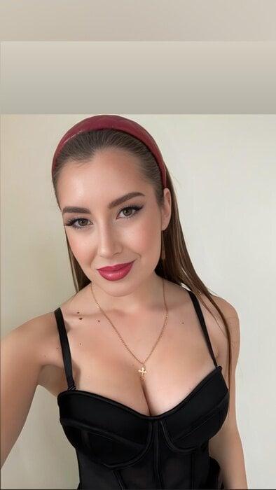 Vividveronica profile picture