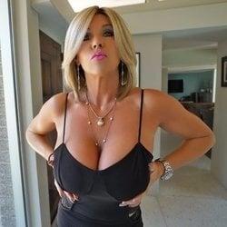 Wifeysworld profile picture