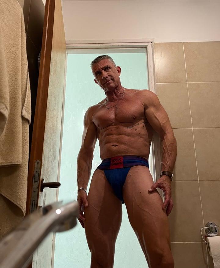 Yonalef profile picture