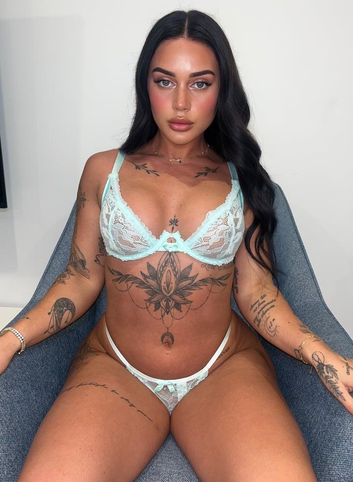 Roxy profile picture