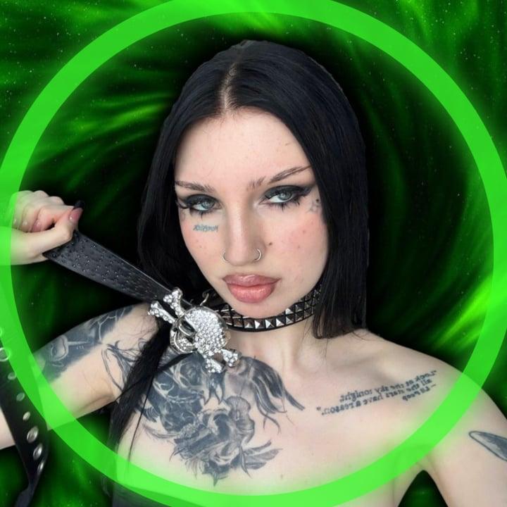 Yo-Landi 🕷️💚 profile picture