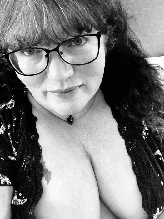 Bisexymaturewife profile picture