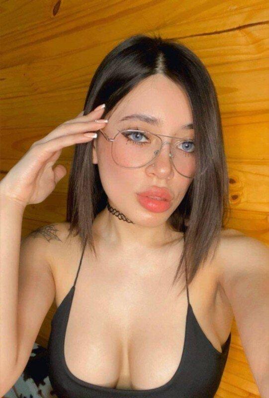 Caroline 🍇 profile picture