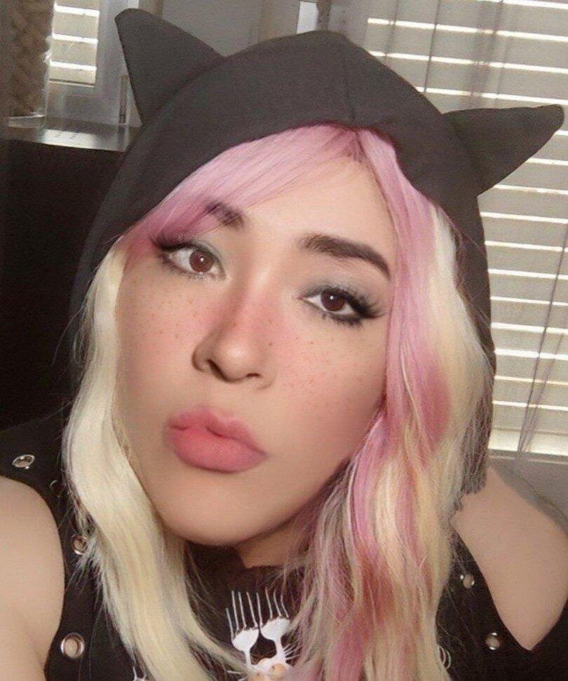 Crossdresseralex profile picture