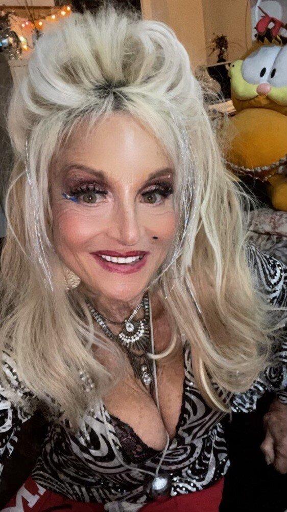 Debbiedoes profile picture