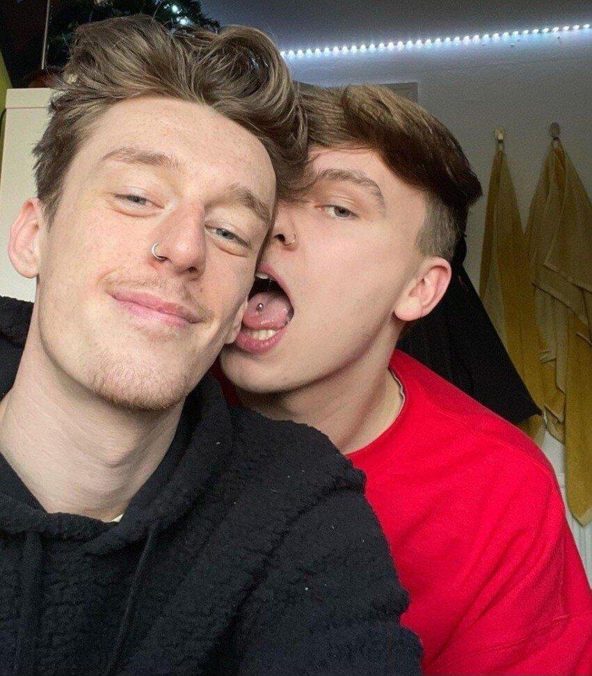 Gaycouple2326 profile picture