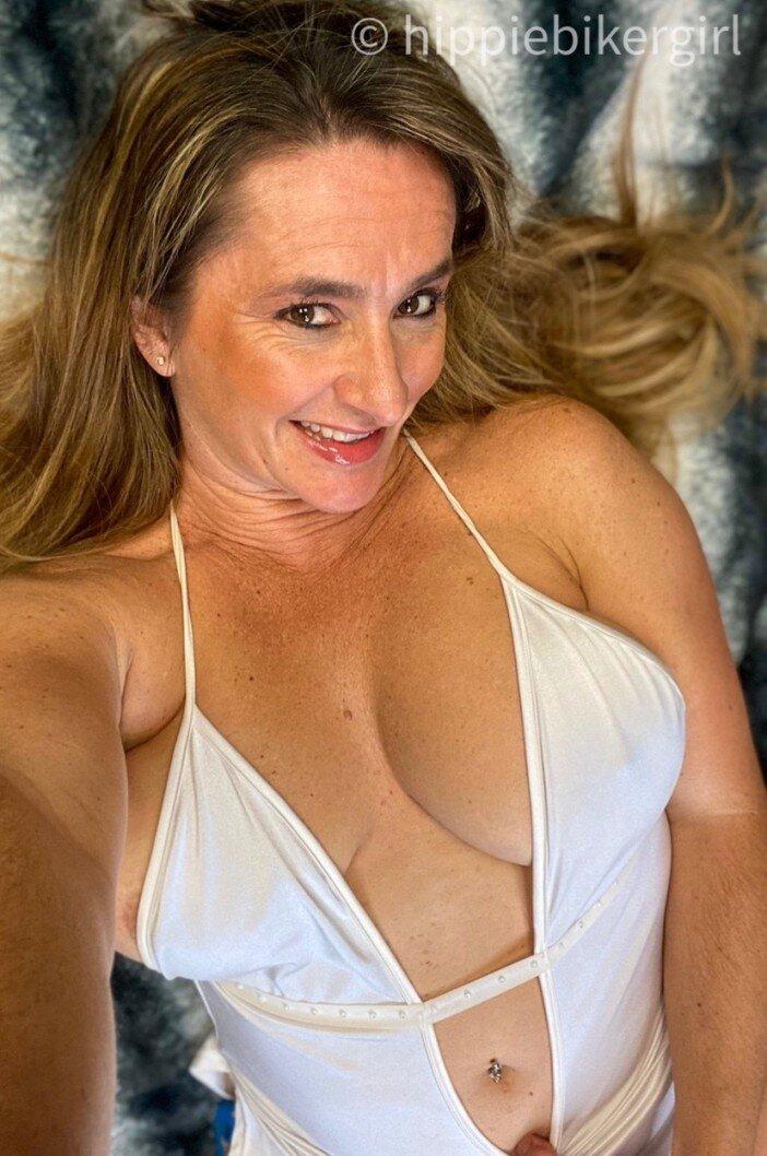 Hippiebikergirlfree profile picture