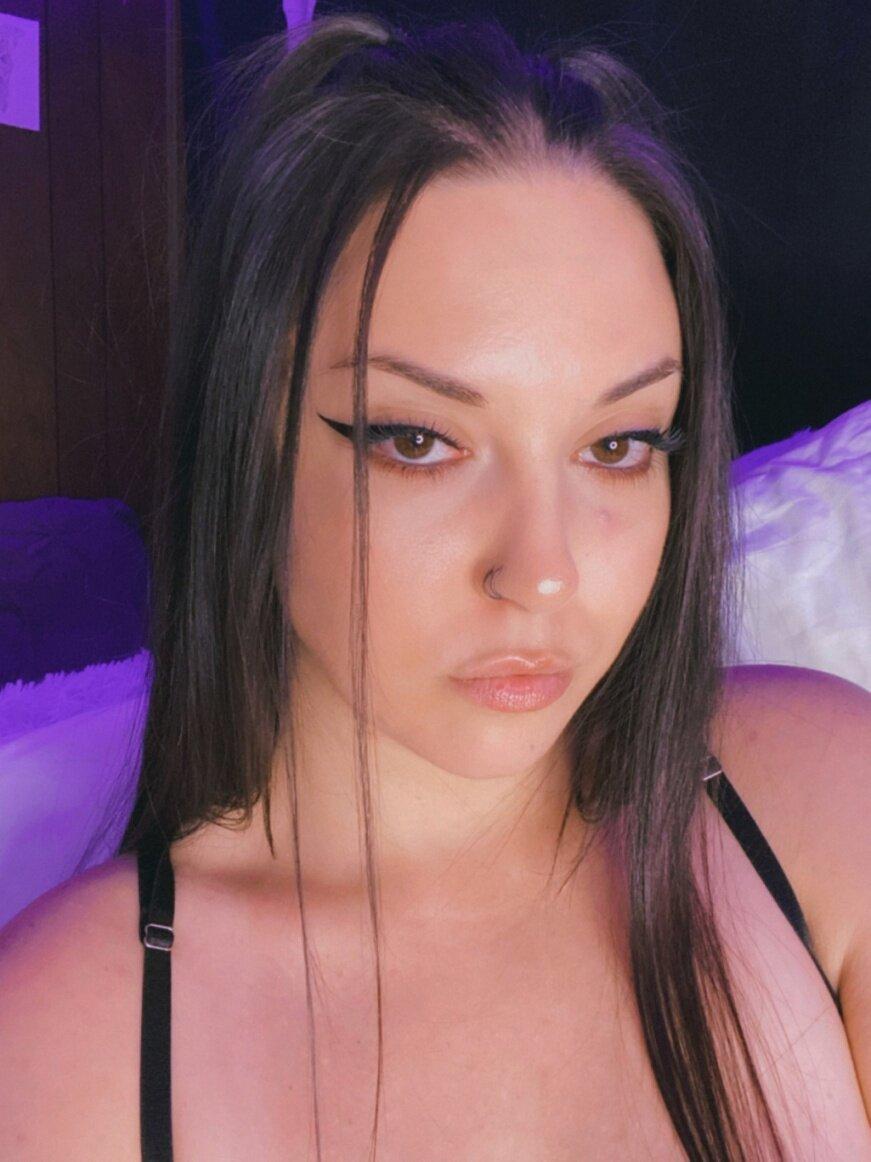 Lochnessa93 profile picture