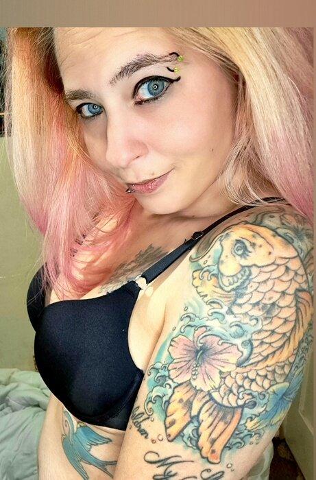 Lucyana1313 profile picture