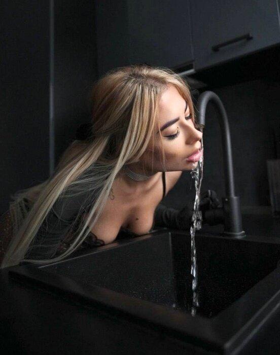 Melonyblond profile picture