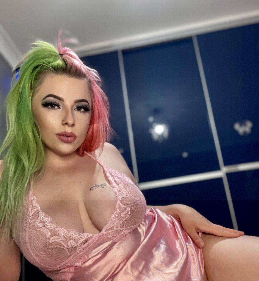 Midgetwithtits profile picture