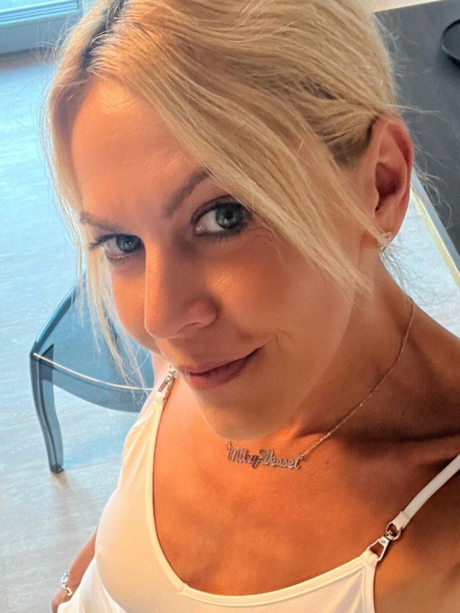 Miley Weasel profile picture