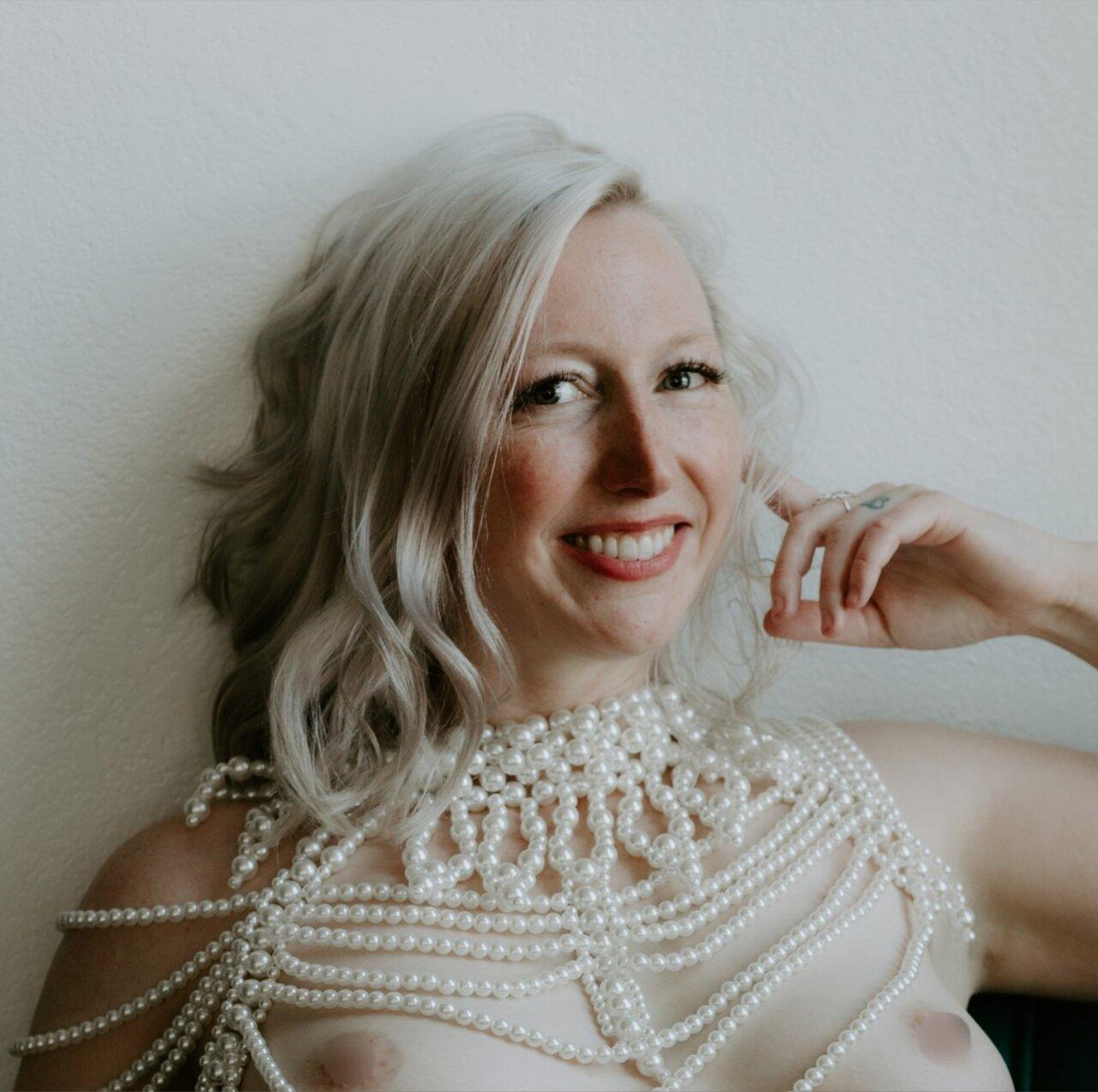 Miramoonflower profile picture