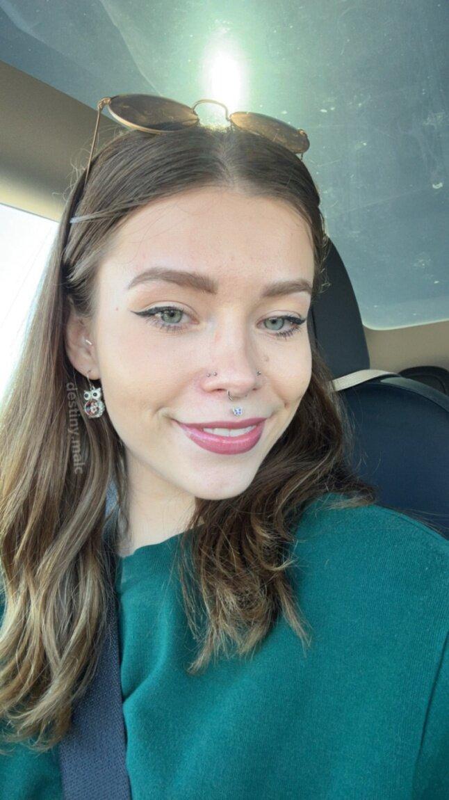 Queenegirl27 profile picture