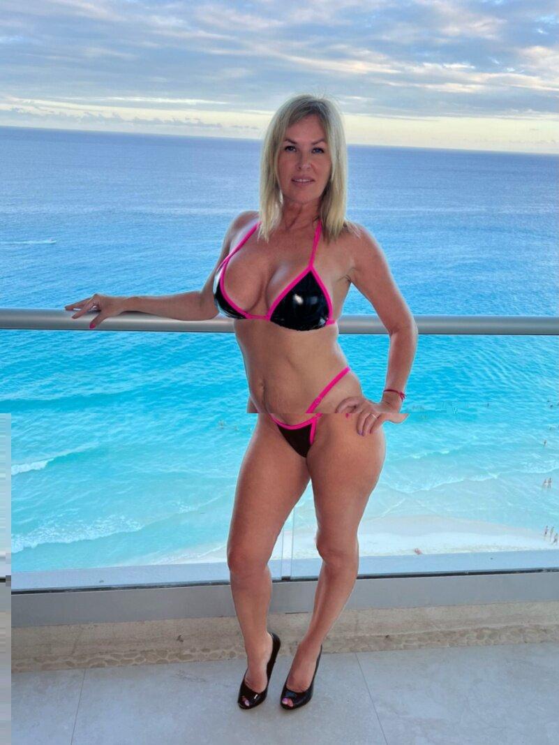 𝗦𝗨𝗠𝗠𝗘𝗥 𝗥𝗢𝗦𝗘 𝗦𝗪𝗜𝗡𝗚𝗘𝗥 𝗪𝗜𝗙𝗘 profile picture