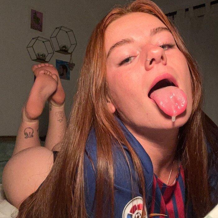 Lena 🍑 Petite Brunette profile picture