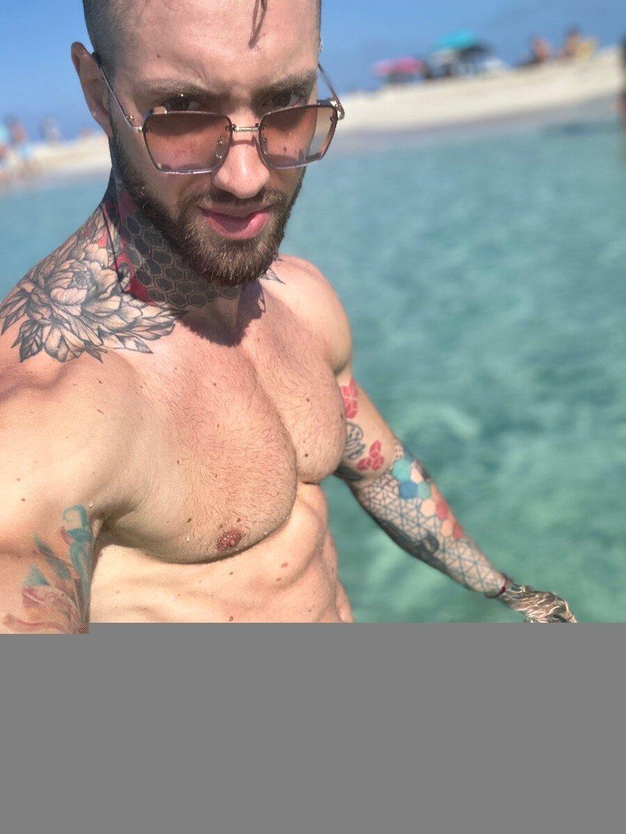 Viktoroneefree profile picture