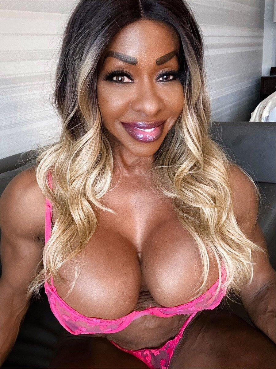 Yvettebova profile picture