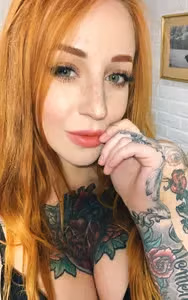 🎨Yana Sinner🦊 Tattooed nerdy redhead profile picture
