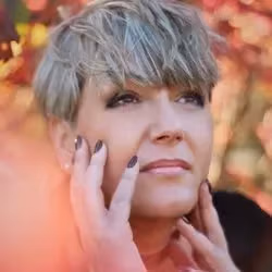 Lenore profile picture