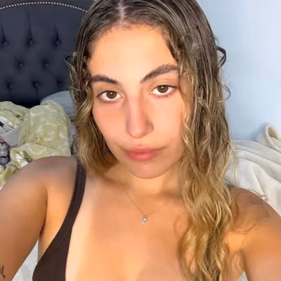 Millie ๐ฆ your next obsession ๐งก fast reply soft innocent look profile picture