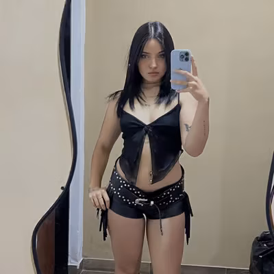 Aria (thicc goth baddie) 🖤 profile picture